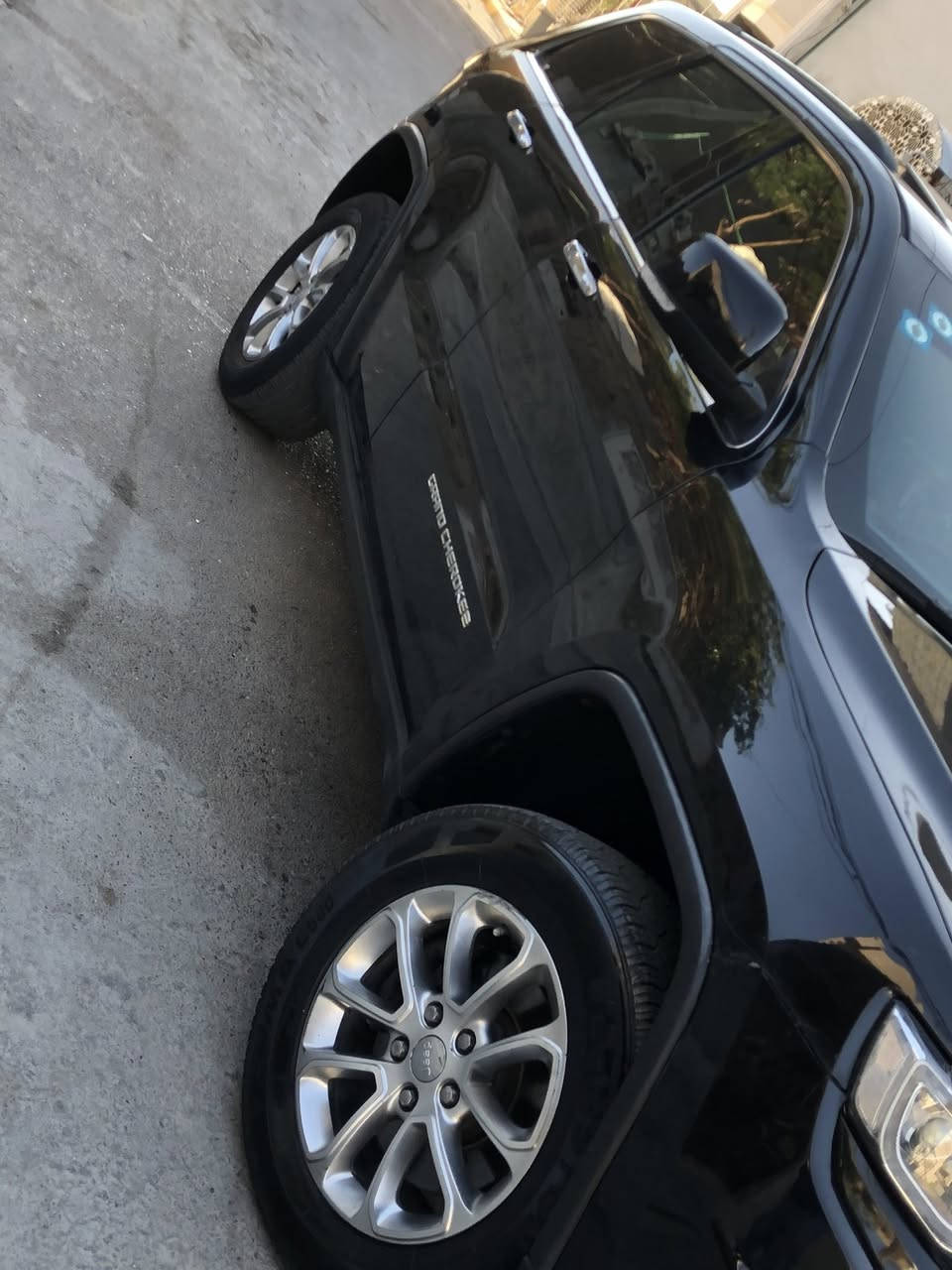 سلام عليكم للبيع جيب 2014 LAREDO خليجي
بيها جاملغ وبنيد صبغ بدون تبديل ومعجون وبدون دواخل ولا ايرباك 

مواصفات//

بصمه + بصمه ابواب 

فتحه 

كشنات كهرباء + جلد 

مري شفط 

اشاير بل مري 

تحكمات مقود جهتين 

شفتات مقود 

شاشه جبيره 

موس وضعيات 

ويل 20 

لون اسود⚫️

كير طياره 8 نمر 

منضومه زنون 

ماشيه 109mil

السياره جديده مال بيت تخم تاير جديد منضومه تبريد جديده 

حداده جديده 

السياره ما يحتاجلها شي رقم بغداد بسمي هزه وسنويه وارقام جديد 

$السعر 185 وبيها مجال 

📍العنوان بغداد المحمودية 

الاستفسار 📞

*********** واتساب فقط 

***********
