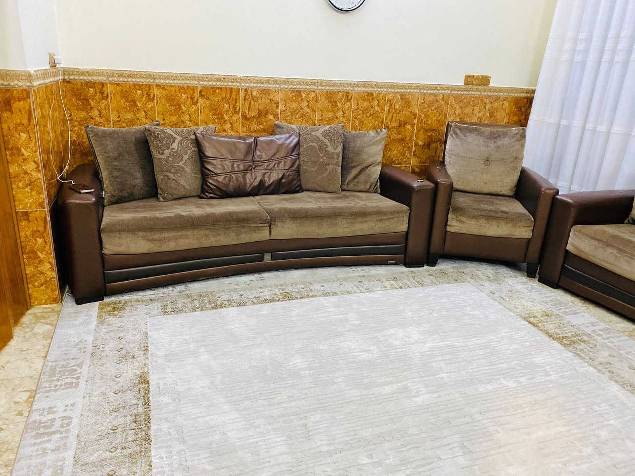 السلام عليكم للبيع اخواني الاعزاء اليوم جايبين لكم قنفات فصال تركي كرويتات سرير القنفات يتكون من كراسي 4 وقنفات اثنين للبيع واللي يحب يتواصل يتصل على هاي الارقام السعر مناسب جدا جدا
*********** 
***********
