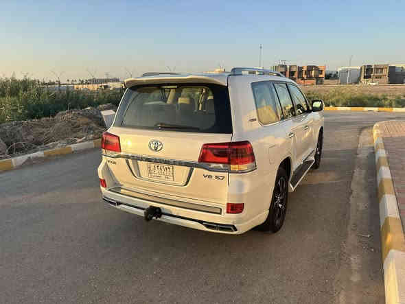 لاندكروز موديل 2016 – محرك 8 سلندر 4700
لون أبيض لؤلؤي – السيارة نظيفة جداً وما عليها أي ملاحظات رقم بغداد

💥 السعر: 49,000 دولار فقط 💥

🚗 سيارة قوية ومثالية 
⚙️ جاهزة للاستعمال وما تحتاج أي صرفيات

مكان الرمادي 
ماشي 175 الف كيلو متر
***********
