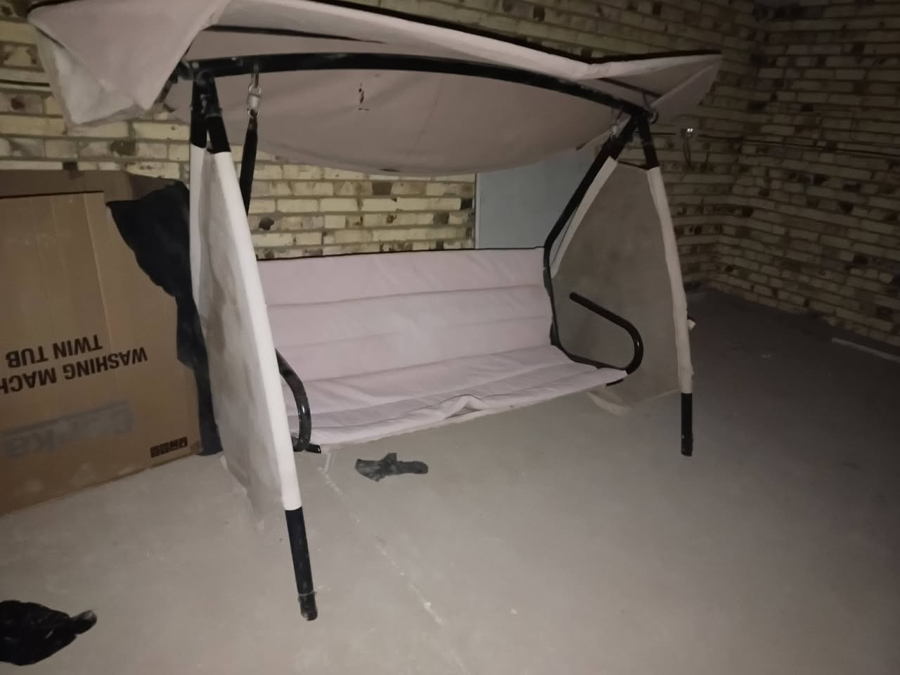 غراض نضيفه للبيع كلمن وسعره ***********
