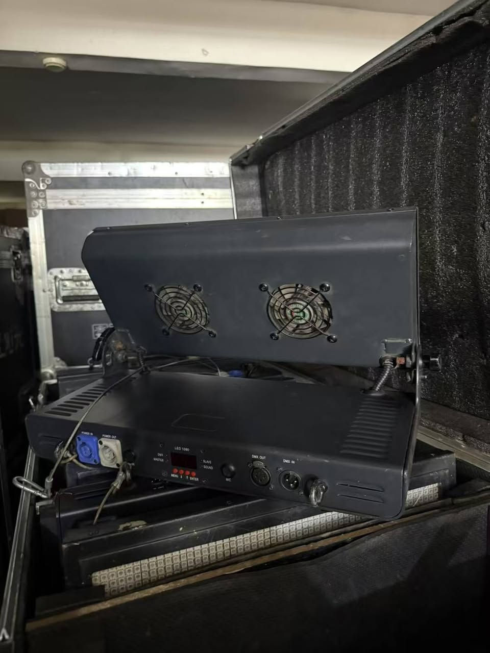 1080LED strobe light, 45 pieces, including five flight cases


**إذا كنت صاحب هذا الإعلان وتريد حذفه لأي سبب، رجاءا أرسل رسالة إلى الدعم الفني**