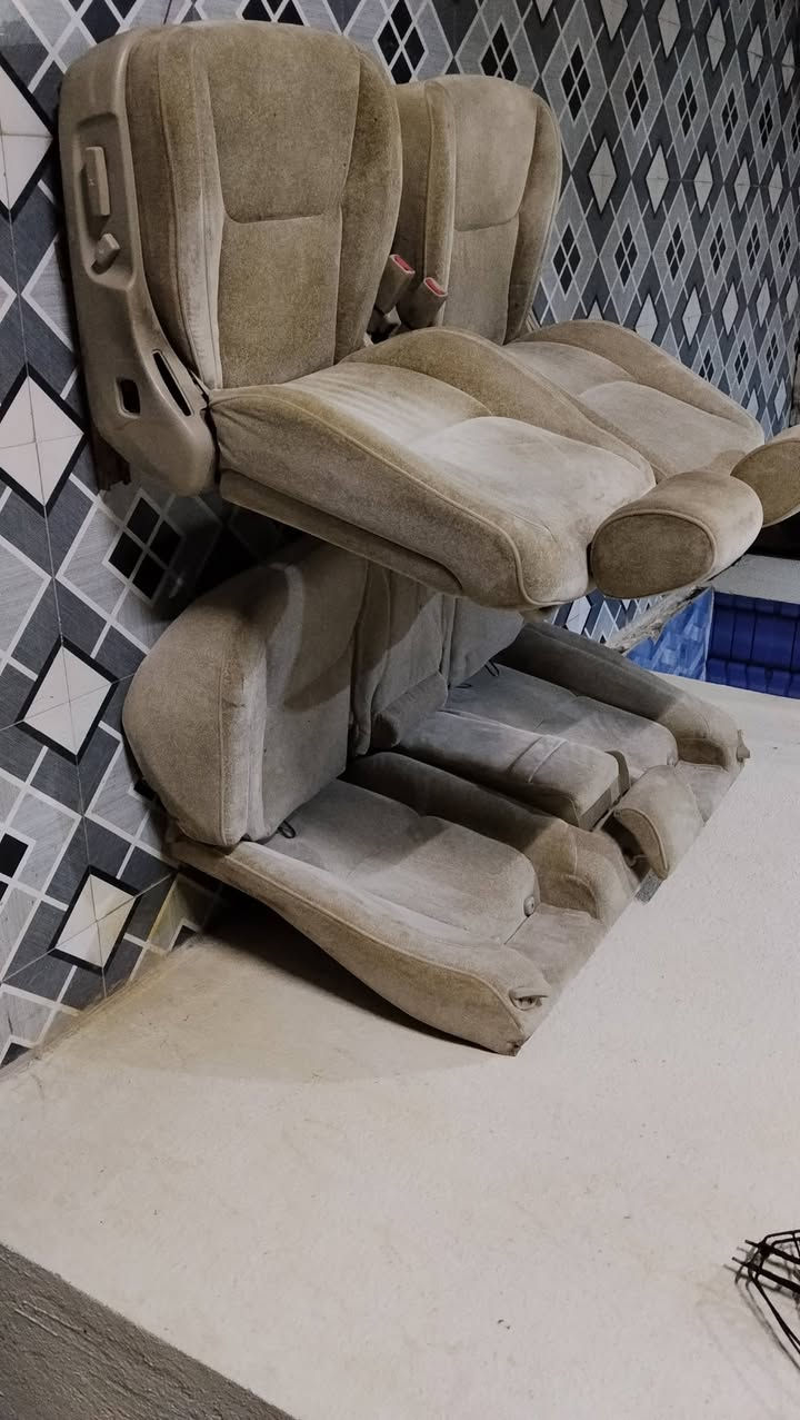 سلام وعليكم كشنات راس الثور نضاف كلش للبيع مكاني ناصريه مركز الشراي يتصل ***********
