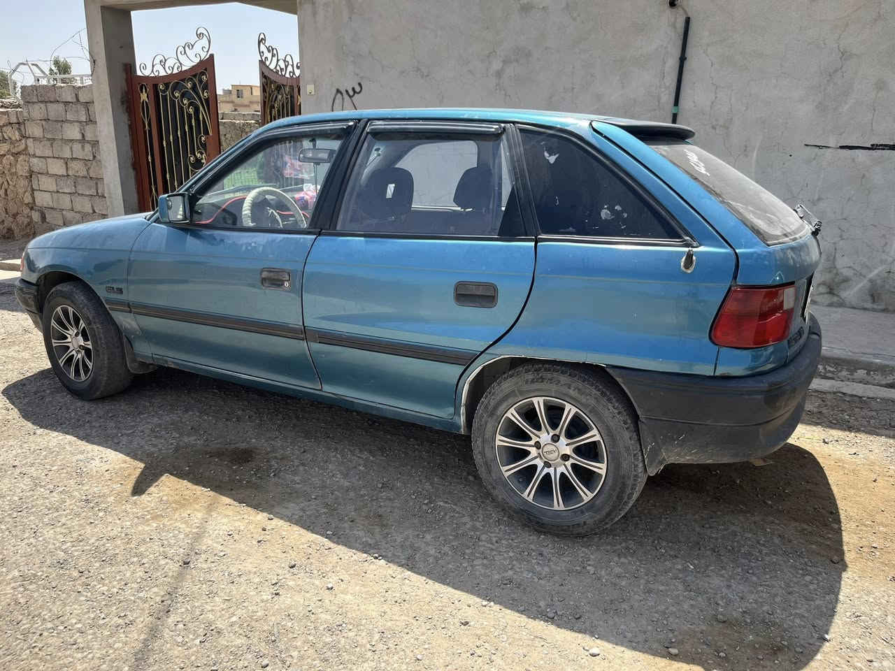 استره حجم 16موديل 92سنويه جديده بسمي كير محرك شرط التحويل سعرها 43بيها مجال سياره مال بيت ***********بيه واتساب
