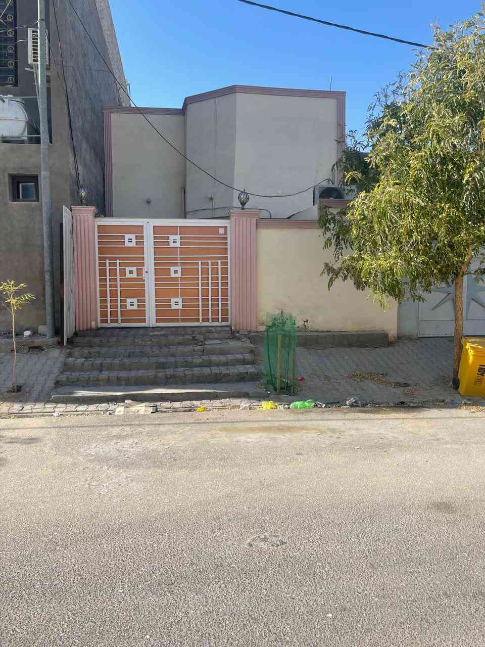 بيت ١٢٥ متر طابو صرف للبيع بنائه عكاده 
حي ميسان  ع الشريط الطابق الثاني غرفه وصاله
*********** سعر البيت 145 الشراي يتصل
