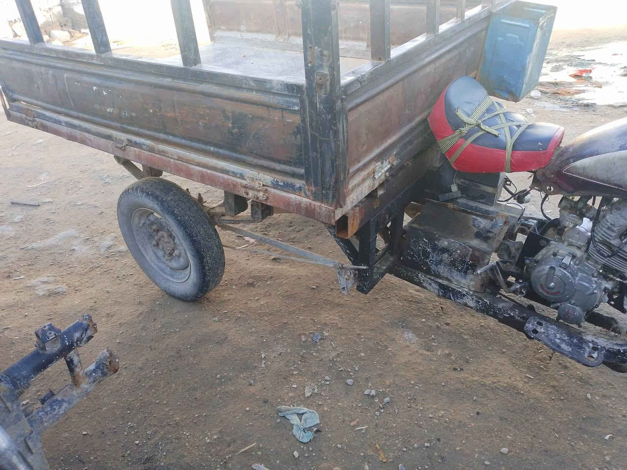 أمتار للبيع مكينه نص عمر مديل 15 كهرباء ت وضفيره وتأتواير جدد بيه نواقص بصيطه كلك مكفوله سعر 400 وبيه مجال ***********.  ركبه وشاصي مكفول وشرط جديد  مكاني كربلاء
