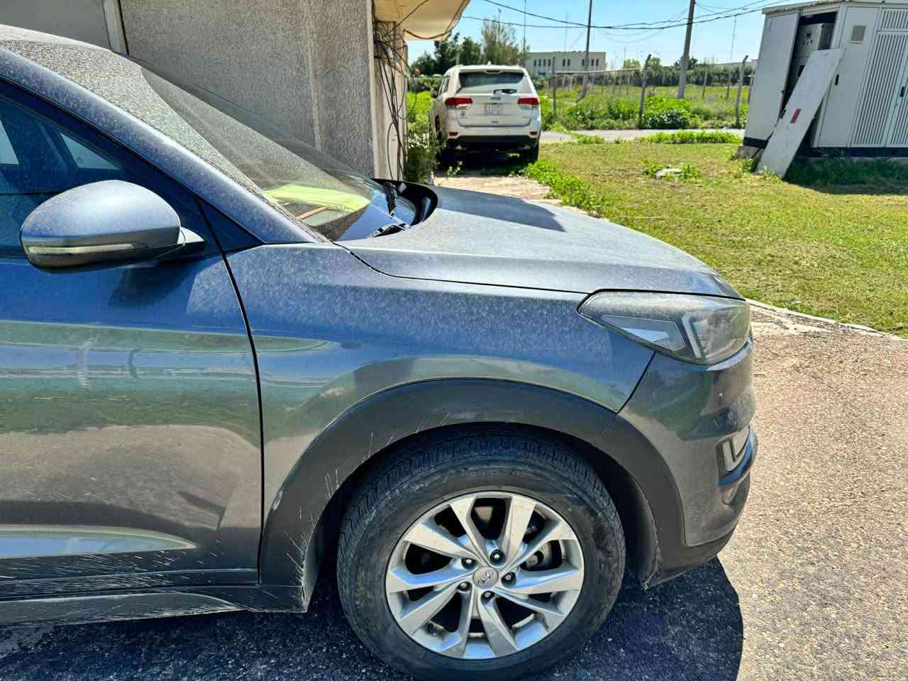 السلام عليكم 
توسان 2019 وارد امريكي ماشيه 150 الف تخم تاير جديد ضربتها موضحه بلصوره بنيد جارد  الاستفسار الاتصال *********** سعرها 145 وبيها مجال
