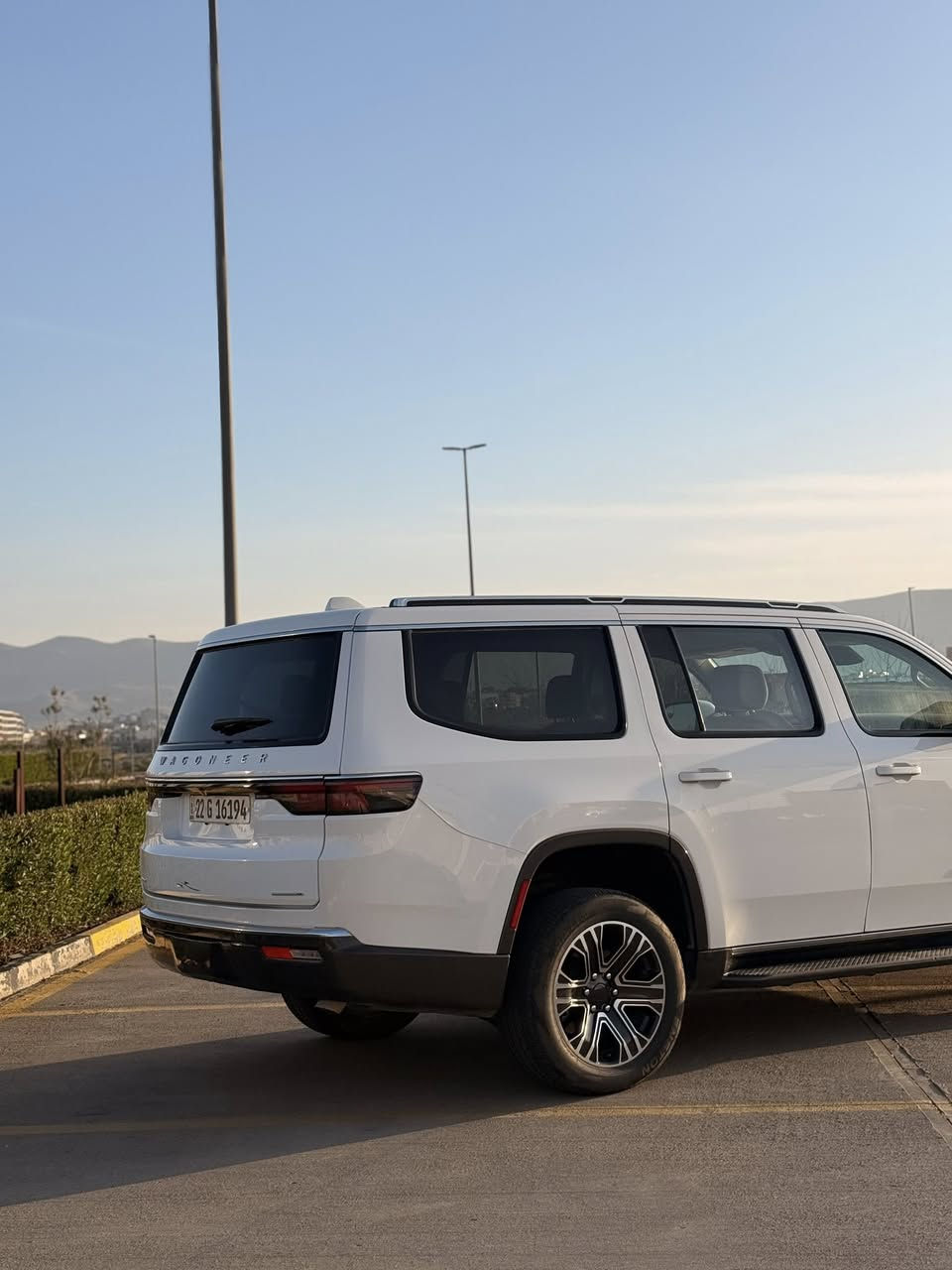 سلام عليكم

جيب كراند وكنير موديل 2022 كلين تايتل ✅

 محرك 8سلندر 5700 🚀

جلد داخل ابيض

كشانة كهرباء تدفئة تبريد مساج

ذاكرة خزن مقاعد

رادارات محيطية 🛣️

خاصية فتح الصندوق بالقدم

انارة محيطية 

سستم صوت ماكنتوش

جكات 

فور ويل

شاحن واير لس

قاصة 

اوتو هولد 

هندبريك بصمة

قيادة شبه ذاتية

5وضعيات قيادة 

جميع الكشنات كهرباء 

بعد بيها مواصفات بس ماريد أطول لكثر

ماشية 21 الف كيلو متر حقيقي

رقم أربيل تحويل ثاني يوم 

سعر430$

أكثر تفاصيل اتصل على

مكان سيارة :  السليمانية 

رقم ***********
