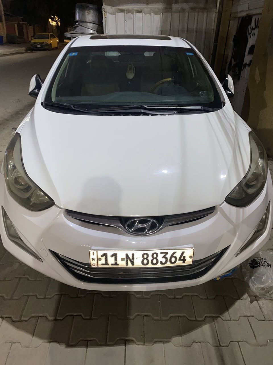 السلام عليكم النترا خليجي ٢٠١٦ محرك ١٨٠٠ دوش محرك كير خير من الله فول مواصفات عدا البصمة صدر جديد تخم تايرات جديد السيارة بيها جاملغ وبنيد وهسة الجاملغ نفسة جهت السائق والباب عدلتهن وصبغتهن الباب والجاملغ وبولشتها بوليش عام سيارة طلعت جديدة عارضها ب١٢٢ وبيها مجال اتصل عل رقم وتدلل مكاني بغداد المنصور ***********
