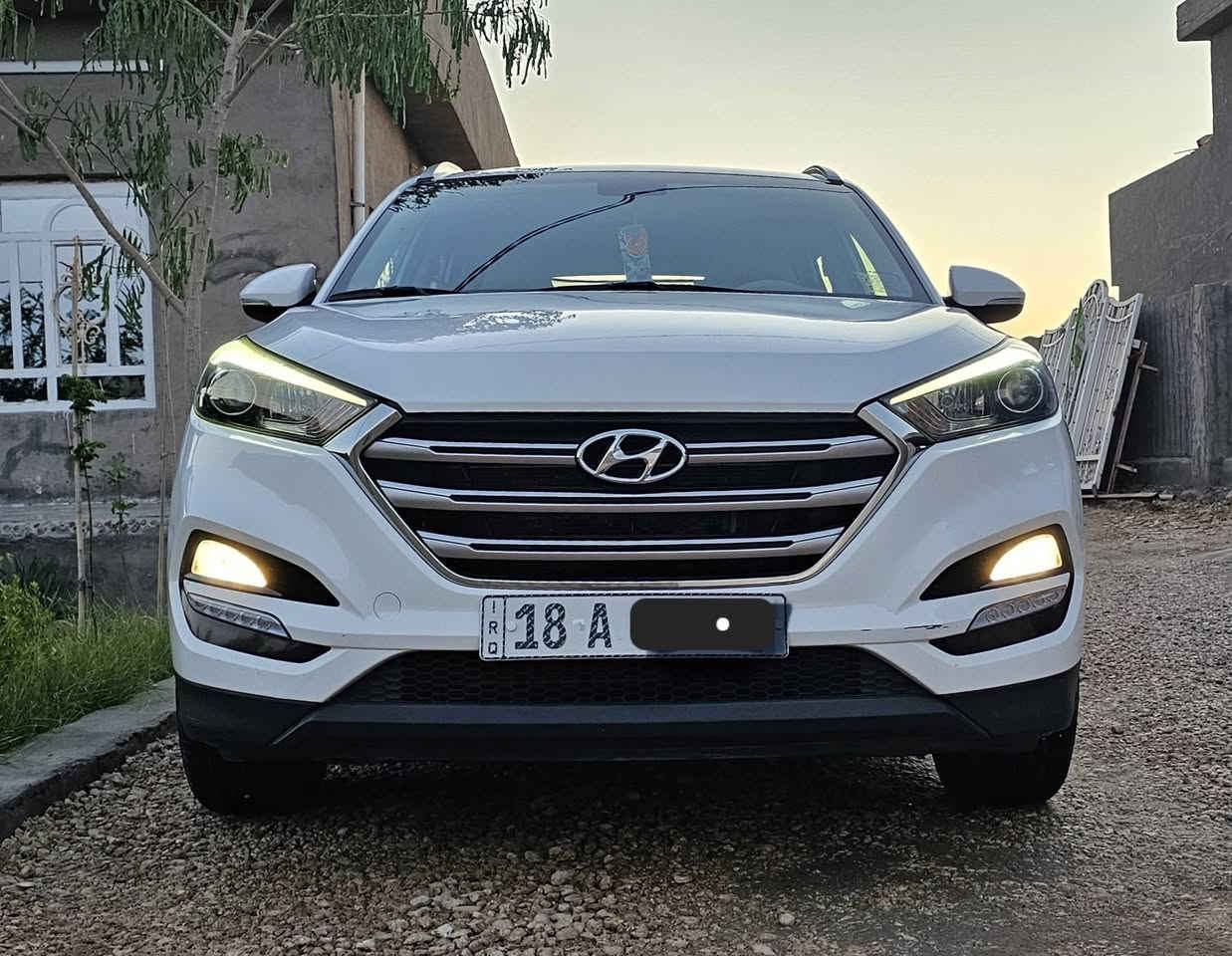 السلام عليكم توسان ١٧ للبيع
خليجي مكفوله 
ماشيه ١٠٢ الف 
سعره ١٩٣ وبيه مجال بسيط
مكانه بابل 
***********
