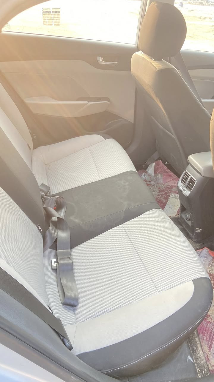 اكسنت 2023 خليجي مرقم معوقين مثنئ  بيه قطعتين صبغ بدون فتح ولا تبديل المحرك 1600   السعر 133 وبيه مجال اي استفسار ***********
