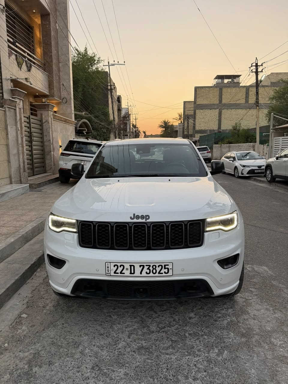 سلام عليكم للبيع جيب 2021 
ثمانينيه 
مكفوله كفاله عامه 
فول 1/1 للاخير 
ماشيه 60 الف 
مواصفات السياره 
بنوراما 
رادار امامي 
اوتو بارك 
دشبول 6 دكم 
حساس امامي خلفي 
كشنات جلد تدفئه تبريد
صندوك كهرباء 
كشنات كهرباء 
وبعد بيها هوايه مواصفات 
رقم أربيل بسمي 
السعر 318 
مكاني بغداد 
***********
