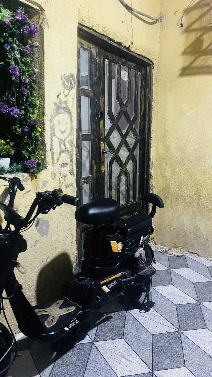 دراجه شحن حجم 16 موديل 2024 دراجه كلشي شغاله بيه بطاريات جدد وعقل جدد السعر(325) العنوان البصرة القبله الرقم للتواصل (***********)
