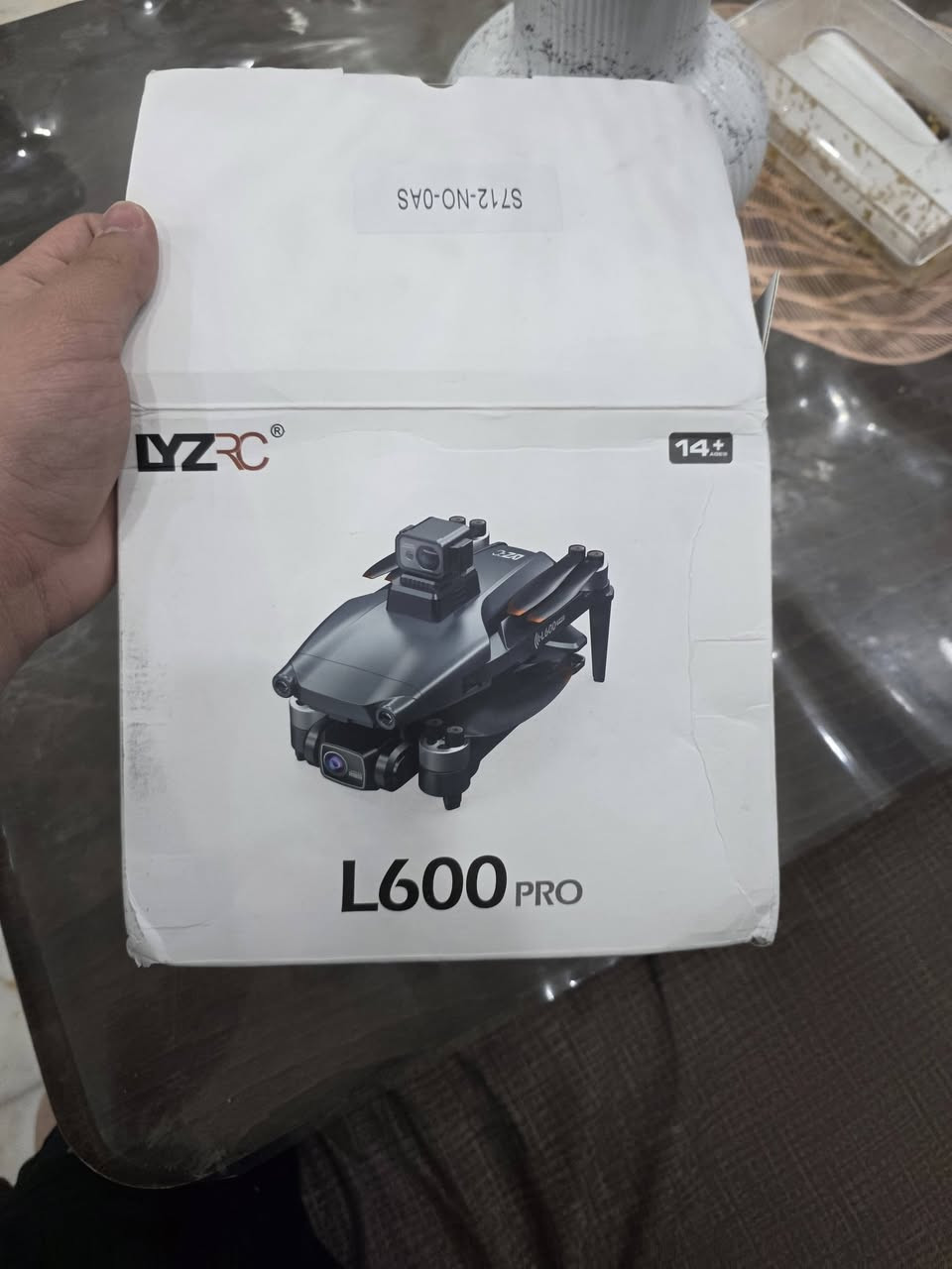 L600 برو ماكس سنكل
جايك محرم ودورلك كامره ملوزه ف اكلك وصلت 🫣
كامره كهربائيه
كامره ارضيه
بطاريه 35 دقيقه طيران مستمر 
مدى 4كم 
ارتفاع 400م 
GPS رجوع ذاتي 
تحديد نقطه الاقلاع 
ثبات الدرون على نقطه الاقلاع 
4 انظمه تصوير وبيه ميزه تتبع تلقائي لاشياء 
مانع تصادم ٣٦٠ ما مفتوح بعده على الشركه جيبه وشده كبل
ادرون احترافي دقه تصويره للصوره4K 
ولفديو 1080p/60FPS دقه كلش حلوه 
اعدادات كامرته وتصوير الدرون ملحق مع الصور 
نضافه الدرون 99/100 لان ريشاته مشخطه 
للبيع او المراوس ***********
