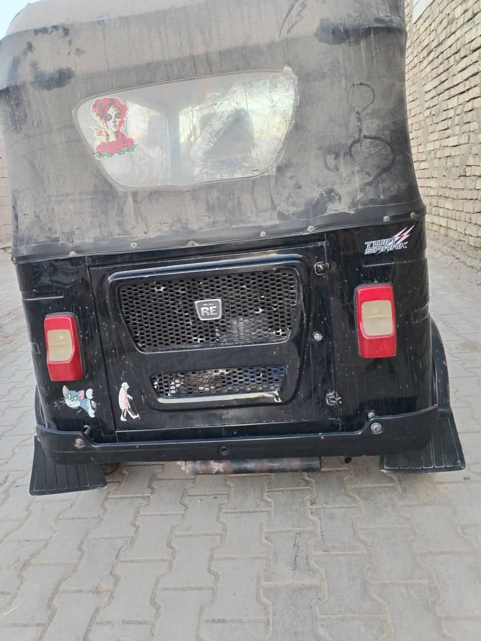 سلام عليكم تكتك للبيع موديل 22 شهر 6 كفالة عامة بس بيها شوي خياسات أوراق وكيلها شاكر
***********
سعر 7700
