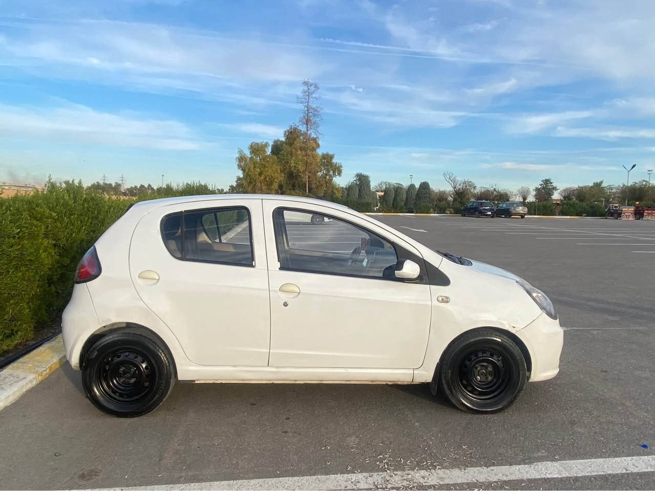 جيلي پاندا 🐼 ٢٠١٣ ٤ تاير ات جديدة كهربائيات مضبوطة كلها شغاله تبريد محركها گير نضيف سياره نضيفة كلش حلوه ومال بيت السياره شاشه ايباد و حساس جديده وكامره رقمها اربیل وكالة بسمي سياره جاهزه من كلشي 
تعال وشوفها وبالعافيه على الياخذها
التواصل ***********
                                                     *********** أربيل, العراق
