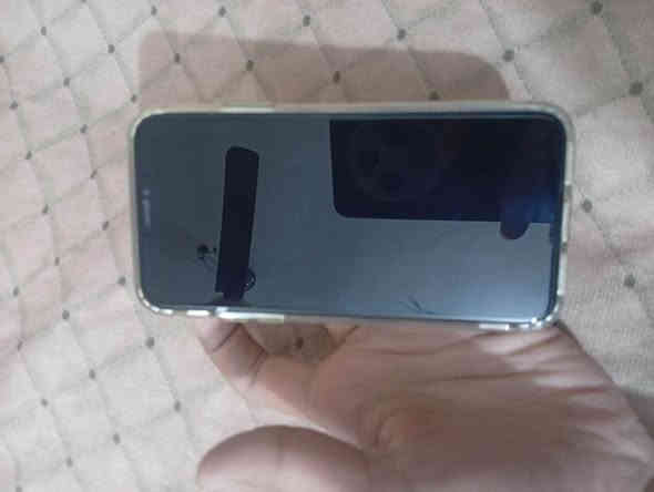 ايفون XS
—————————————
الجهاز بلادي نضيف كلش كلشي ممبدل بي 
نموذج M
البطاريه 77 بلاديه ممبدله
ذاكرته 64
الجهاز كلشي شغال بي بس بي خلل نقاط سود بلكلمره بس من تحطها بورتريه ميبينن 
مكاني بغداد البياع حي التراث 
السعر 170 
رقمي *********** Colombo
