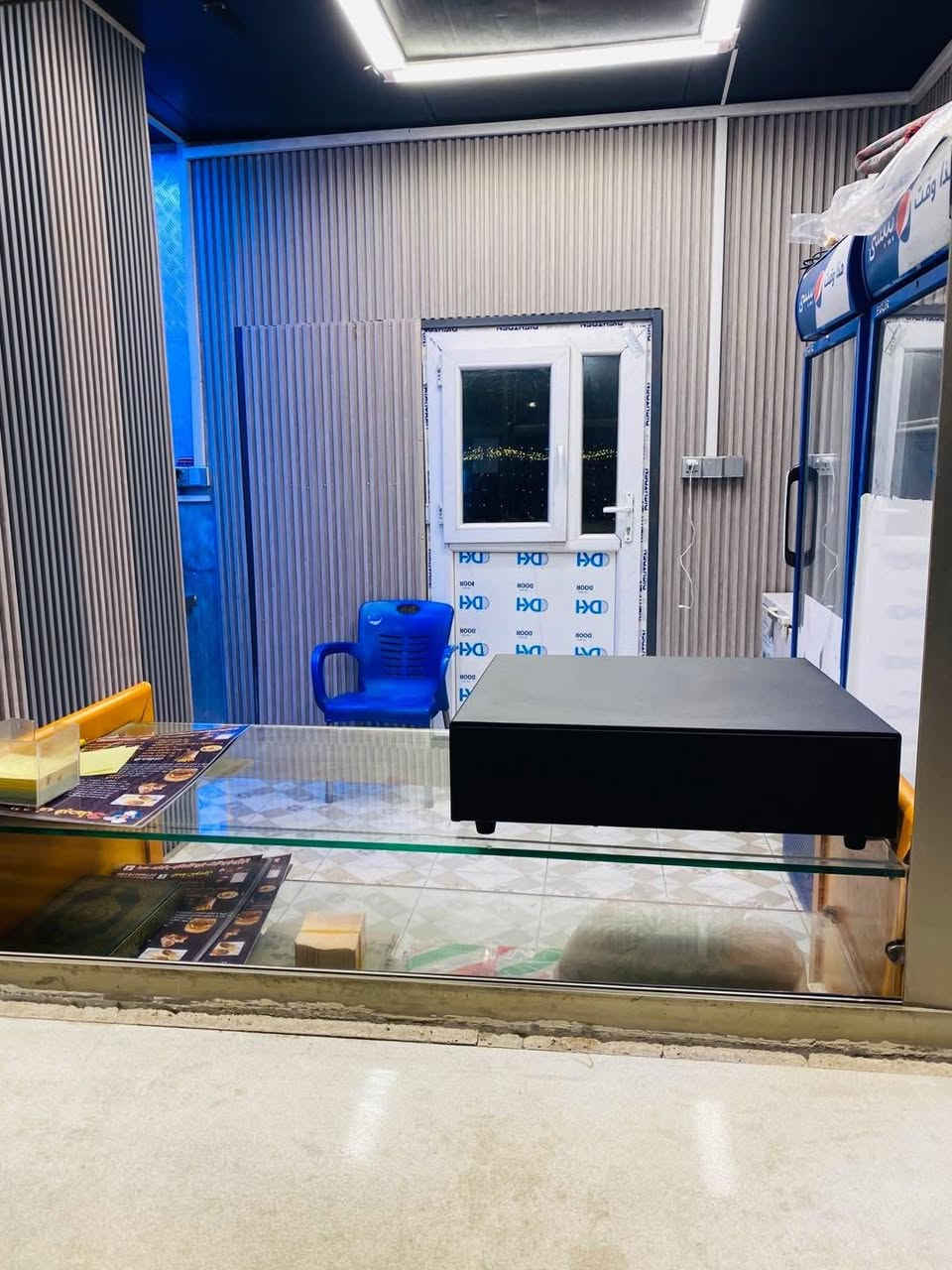 فرصة أستثمارية.. مطعم كامل للبيع وشغال في مدينة الغزالية وبموقع متميز
محتويات المطعم :-
1-فرن بيتزا 
2-قلايه 
3-گريل بركر العدد 2
4-ميز سل ستيل العدد 3
5-شوايه كص 
6- سنك 
7-عارضات مشروبات غازيه عدد 2
8-مجمده 
9-ميز كاشير 
10- محضره مقبلات 
11- دگتات تصريف هواء 
12- كونفيره حجم كبير 
13- ميكرويف تسخين طعام 
(جميع أدوات المطعم كامله)

لعدم التفرغ وعنوان المطعم في وسط شارع مدير الامن 📍

للأستفسار :-
***********
