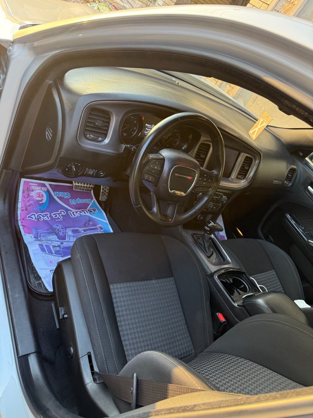 دوج جارجر موديل ٢٠٢٣ لون سلفر Gtرقم بغداد  ماشيه 27الف ميل حادثها موضح بلصور قطعة وحدة فقط  مواصفات الجي تي معروفةً جاهزة من كلشي مابيها اي نقص كلها ع البلاد مكاني بغداد الدورة السعر 255 وبيها مجال للستفسار ***********