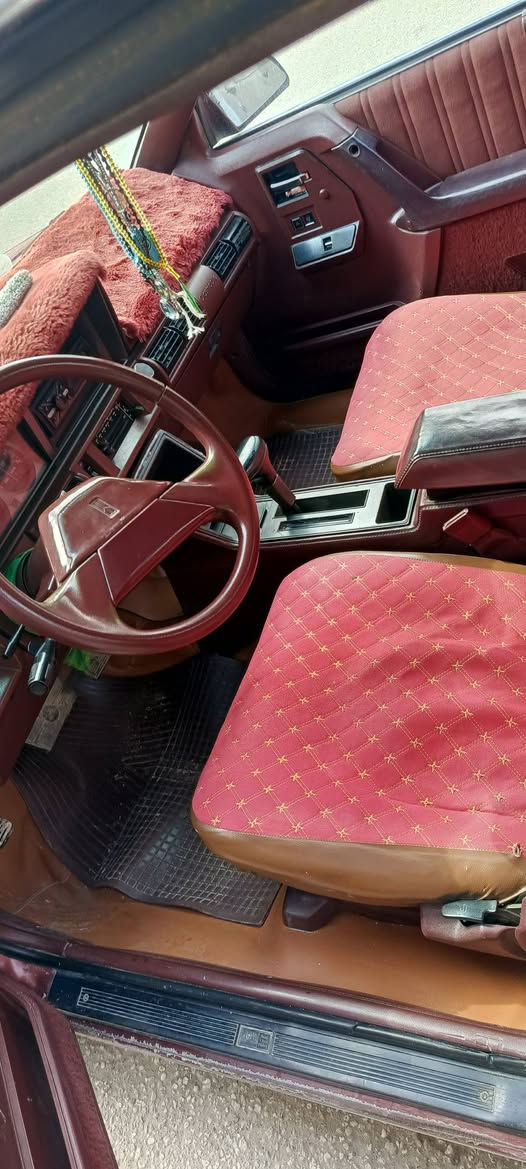 السلام عليكم ورحمة الله وبركاته سياره اولدز للبيع موديل91 مكان واسط صويره  السهر 38 وبيها مجال بسيط بيها مكينه تبخر سياره تدفه تبريد تخم تاير سياره ما بيها شي ترايها وين ما تريد بيها وكاله عامه باسمي احول شتريد وكاله تحويل ***********
