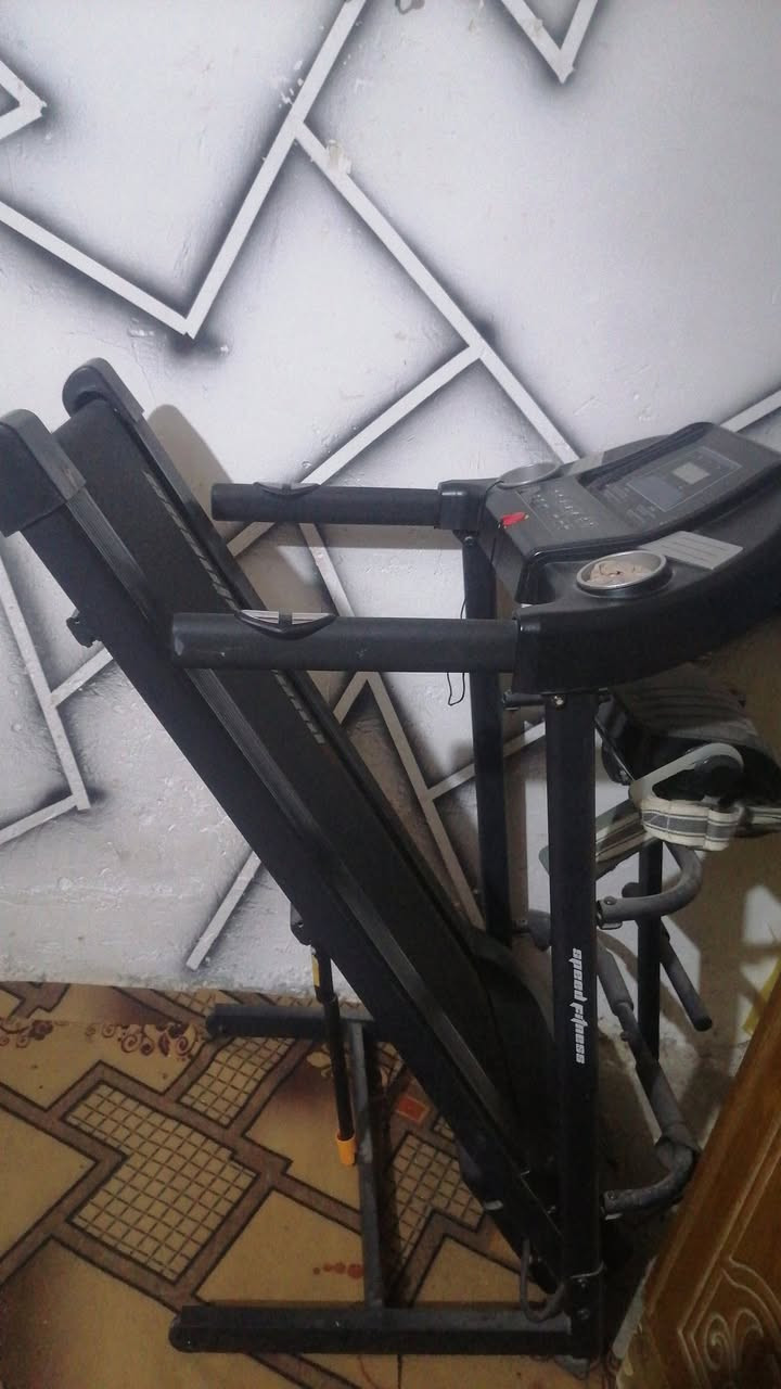 جهاز جري دبل موطور جبلي يتحمل وزن 150 وبي تكسير الشحوم  السعر 250 وبي مجال قليل  مكاني كربلاء حي المهجرين  ***********
