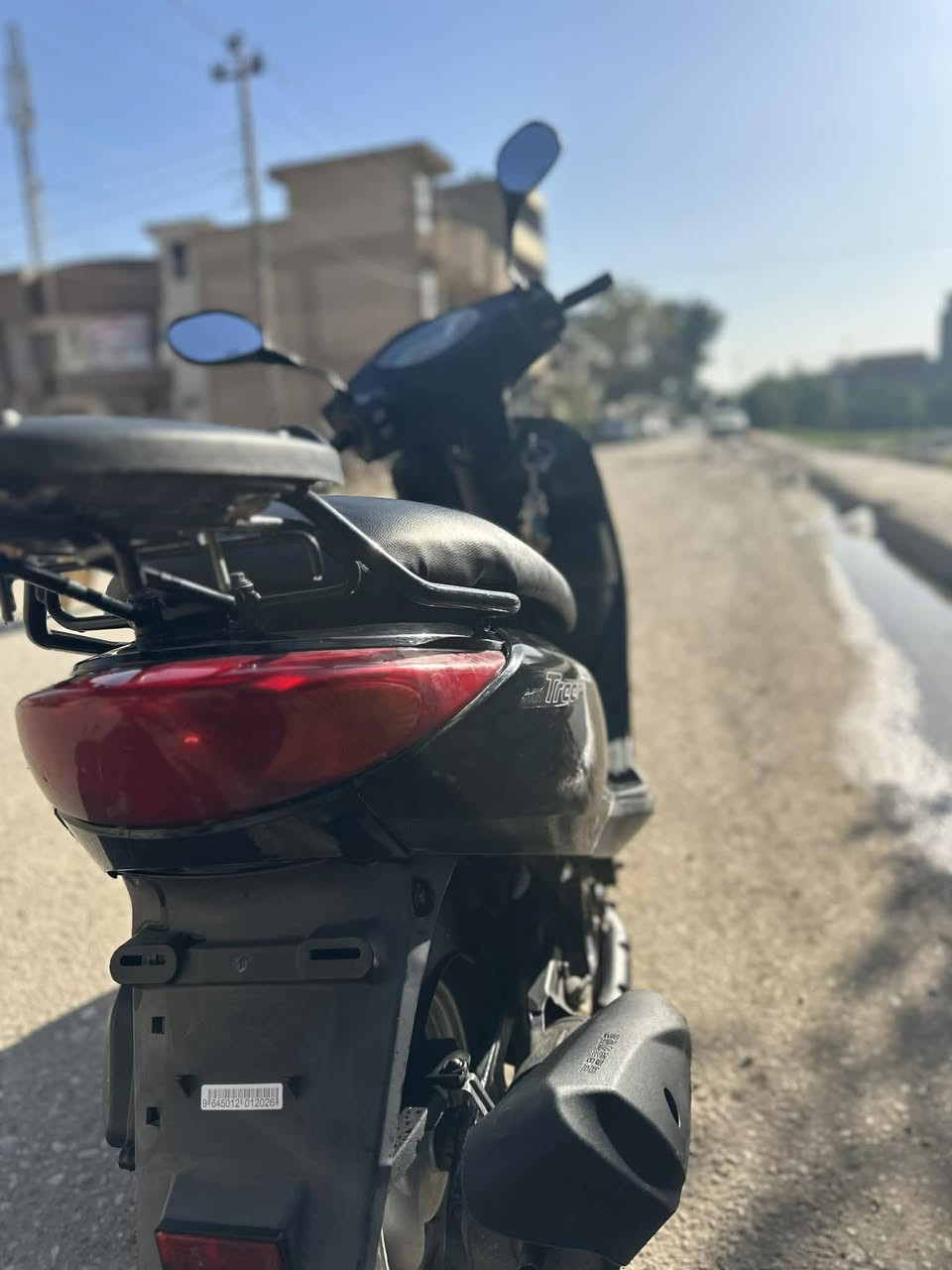 السلام عليكم اكزز ياباني نوزل خطين الدراجه مفوله شلعه ومعدل دراجه محرك ماماشيه عليه سبانه يعني مامفتوح ابد الدراجه رايده ب ٩٠٠ وبيه مجال حك الجيه المكان قرب بوابه الكاضميه الزقم***********
