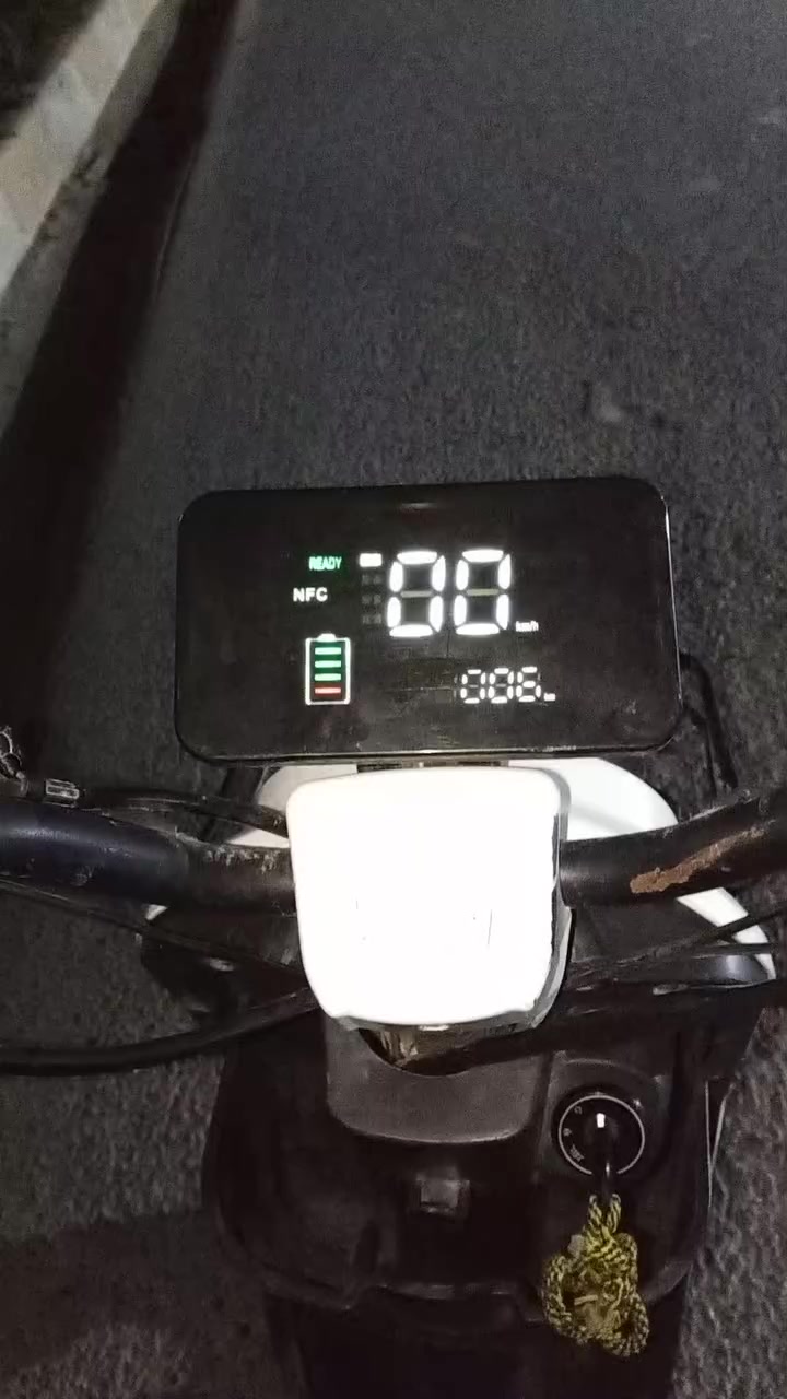 درجه ار تسعه نضيف البطاريات انطي بيهان ضمان يرادله ترتيبات بس الملف نضيف السعر 260 وبيه مجال بسيط رقمي ***********
