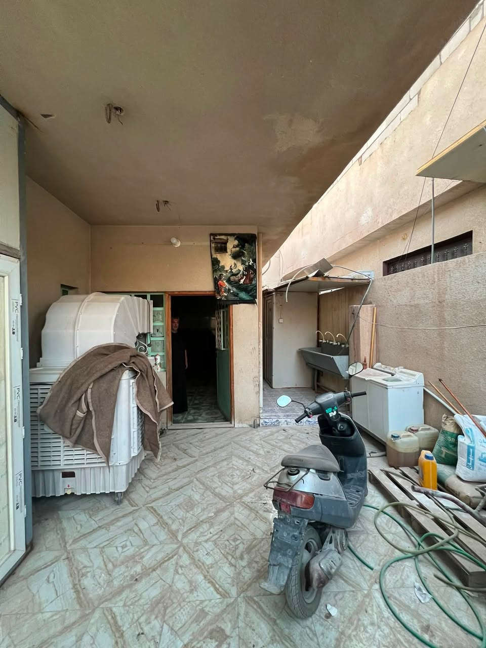 عرض رقم () 

حياكم الله متابعينا 

دار سكنية طابو زراعي إقرار محكمة 
الموقع شارع ابو طالب مقابل مستشفى العباس الاهلي 
يصلح للسكن او حسينية للزوار 
المساحة ٢٥٠ متر 
السعر ٣٨٥ مع مجال بسيط 

للمزيد من التفاصيل مراسله الصفحة او التواصل عبر الأرقام 
ابو كوثر ‭***********‬
ابو رضا ***********
