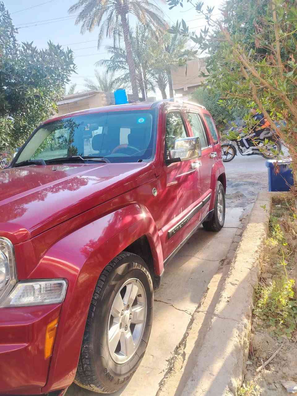 جيب لبرتي 2010 فول ما عدا الفتحة سيارة قطعتين صبغ الباقي مكفول من صدر مكينة تبريد منظومة جديدة تدفأة تحكم كامل فور ويل السيارة رقم مميز اربع ارقم ديالى بسمي تخم تاير السيارة كاملة من كلشي عنوان ديالى بعقوبة برغة سعر  120 وبيه مجال رقم الهاتف ***********
