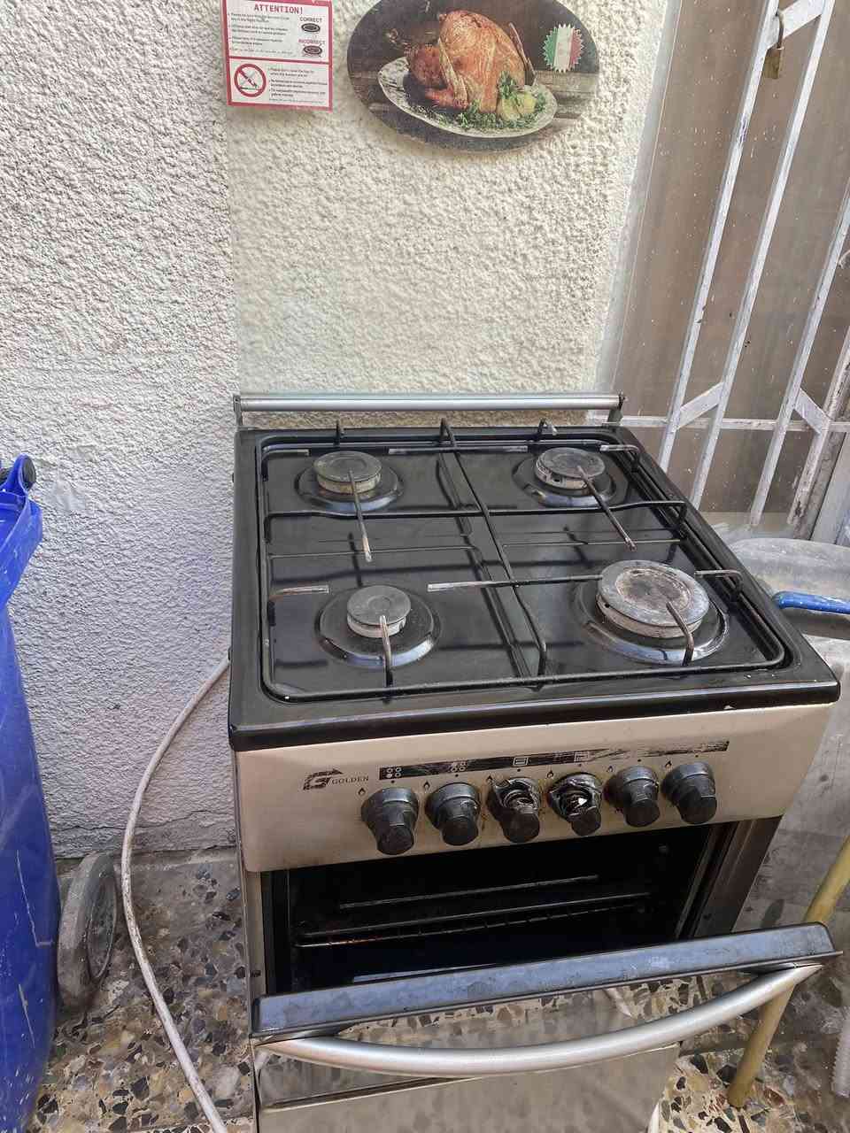 طباخ للبيع نضيف بس يراد تبديل مال العين مال الفرن لان مايعه. مبينه بالصوره سعر50 الف قفل مكان حي اور شراي يراسلني ع واتساب ‭0775 862 6059‬
