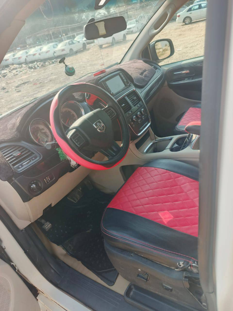 سلام عليكم دوج كرفان 7راكب سياره نضيفه وخير من الله موديل 2013 مكينه كير شواصي كهربا خير من الله تتفه تبريد 3 قطع سياره كلها كهربا بيبان الجنطه تشغيل وطفاء عن بعد بصمه والسعر ب135 وبيها مجال وهذه رقمي ‏‪***********‬‏ اخوكم ابو حسين السياره بسمي
