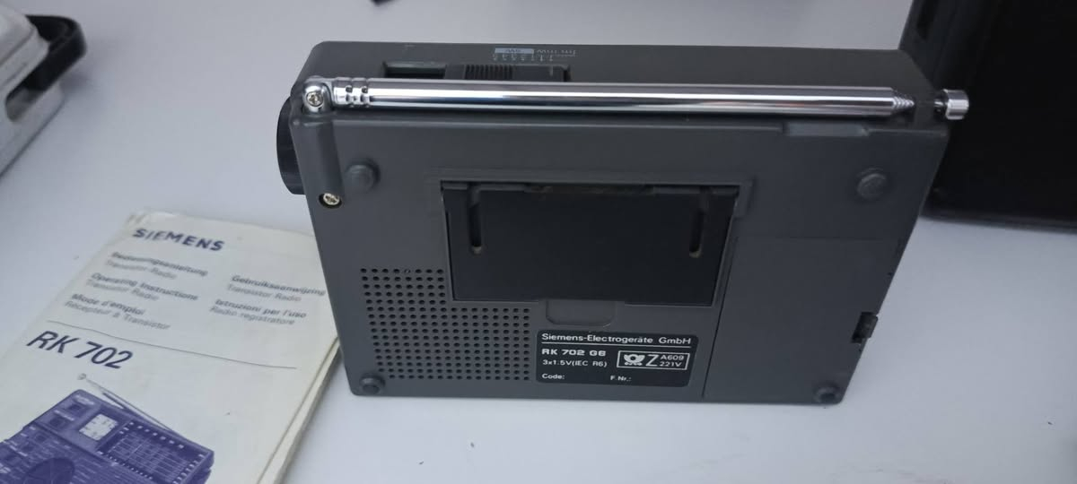 راديو سيمنس جديد كتلوك وجنطه جلد الصليه وياه


**إذا كنت صاحب هذا الإعلان وتريد حذفه لأي سبب، رجاءا أرسل رسالة إلى الدعم الفني**