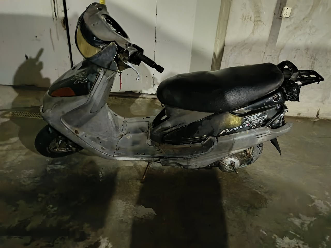 سلام عليكم دراجه فراشه 140 للبيع
دراجه شغاله بس كطعت ناريه وطفت ابيع كوم حديد سعر 125 الف لتصال ***********
