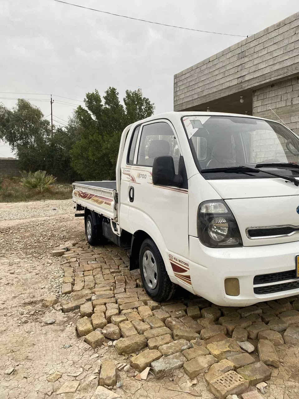 السلام عليكم للبيع كيا بنكو موديل 16 رقم ديالى السياره خير من الله مكينة وكير  وشاصي واكسل مكفول تخم تاير جديد صدر امامي جديد مكاني ديالى للااستفسار 
***********
