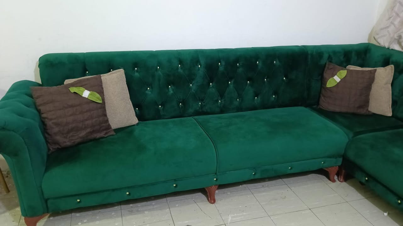 ديوان ١٠ مقاعد استخدام شهرين فقط السعر ٤٥٠ الدورة حي الصحة 
*********** بغداد, العراق
