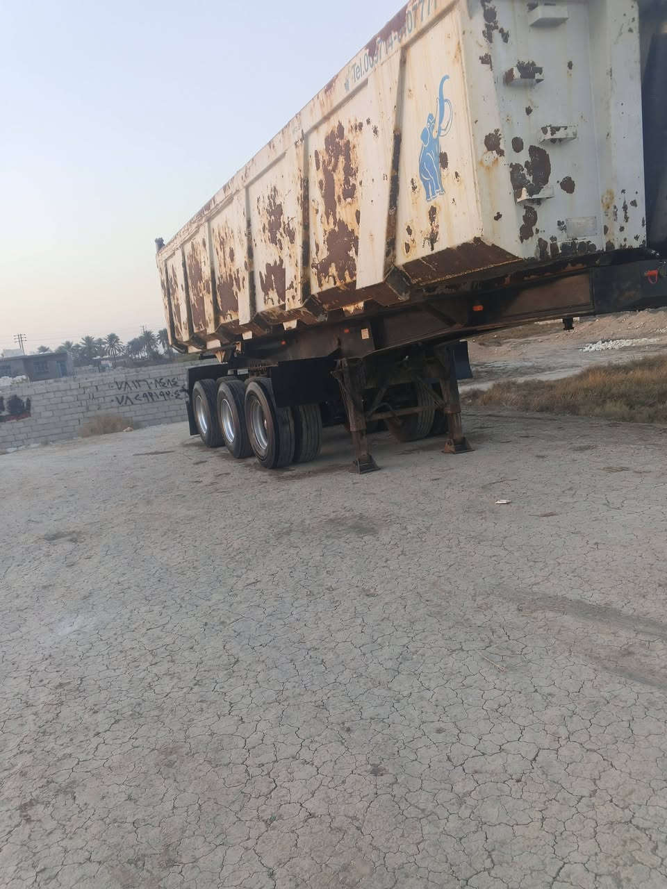 السلام عليكم ورحمة الله وبركاته للبيع عربانه ماموت موديل 2012 تخم تاير جديد عربانه  كفاله عامه كبل للشغل للستفسار الاتصال ع الرقم ***********
