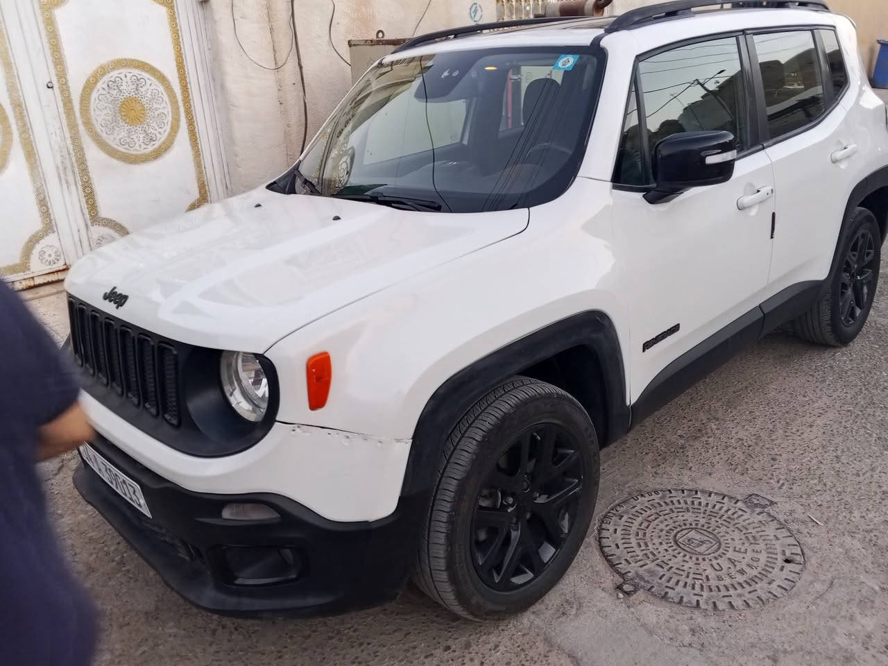 السلام عليكم سياره جيب 2018 فول مواصفات سياره ابسمنه مكانه بل عماره حادثة خلفي السعر 90وبيه مجال رقم ***********
