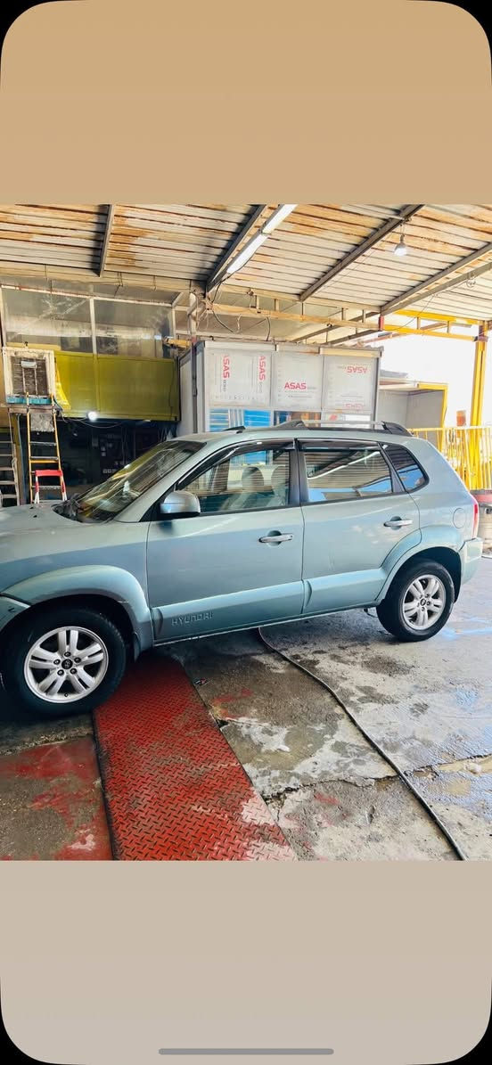 سلام عليكم توسان خليجي 2008 كير ومكينه مكفولات محرك6 صدر امامي خلفي جديد تخم تاير جديد تبريد ثلج مصبوغه حزام  مكان بغداد الزعفرانيه السعر 85 وبي مجال ***********
