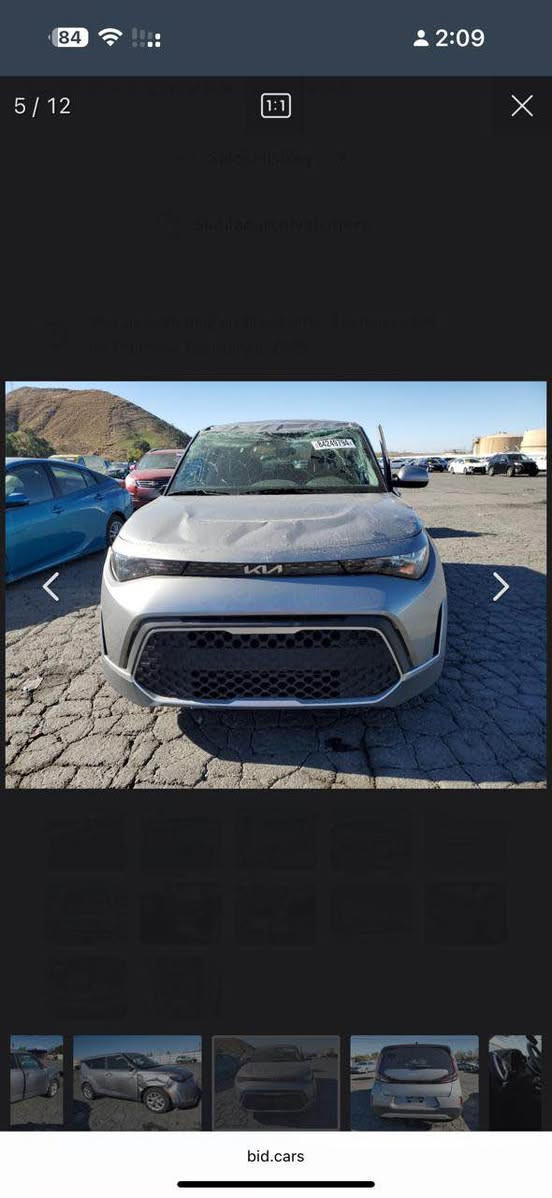 كيا سول للبيع موديل 2023 وارد امريكي
مكينه 2000 دوش 
ضربتها موضحه بلصور البيبان مبدلات بلاد والجاملغ مبدل 
واذا تحب ادزلك رقم الشاصي 
السياره هزه جديده بأسمي تحويل ثاني يوم 
مواصفات السياره فول ماعدا الفتحه 
السعر ( 157$) وبيها مجال 
مكاني البصرة ( القرنة ) *********** القرنة, البصرة
