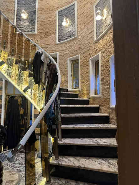 للبيع
بيت ٢٠٠م طابقين

 بناء حديث درجه اولى

يقع في حي الحسين

المربع الأول قريب على جامعة العين

سعر ٣٧٠

 مكتب التساهل…  ***********
