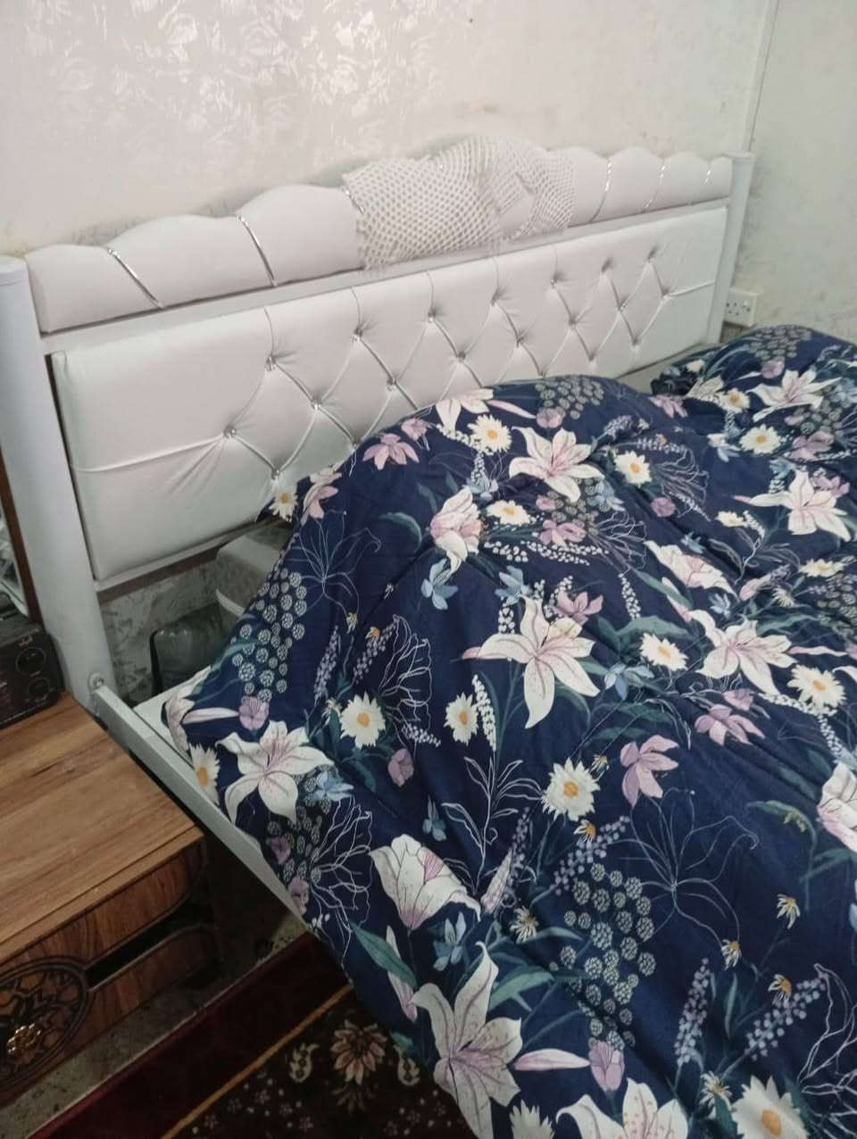 كنتور تركي كلش نضيف سعره ١٥٠ بي مجال 
جربايه نفرين حديد اخت الجديده هيه ودوشك ١٢٥ بيه مجال كومديات ٥٠ 
مكاني بغداد المشتل عندي توصيل شراي خاص او اتصل***********
