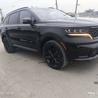 سورنتو 2023 للبيع مرقمه بغداد انكليزي فول مواصفات sx 4x . بنراما .مكين...