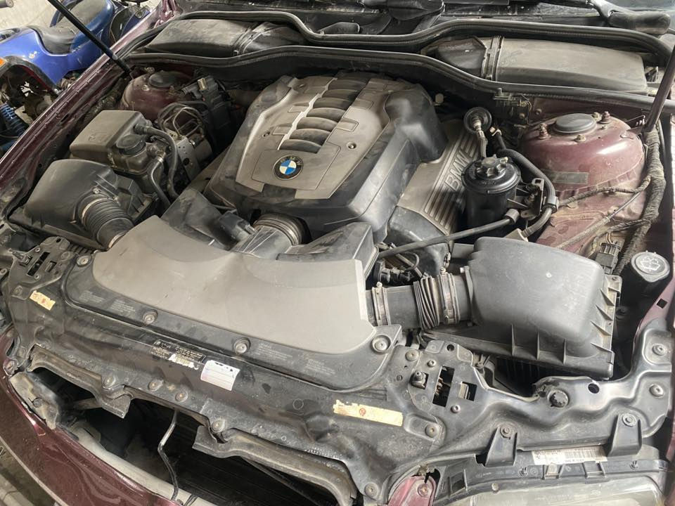 اللهم صلي على محمد وآل محمد
باخرة 750Li موديل 2006  باب طويل وارد امريكي كلين بدون ضرر (فقط طخة بهلال الجاملغ الخلفي الايمن)
رقم بغداد انكليزي مصبوغة عام جمالية سيارة جاهزة
كرهبائيات ع البلاد صدر امامي خلفي جديد
غرفتها يرادلها ترتيب وبيها لاستيك ولف
اي عطل بيها غير اللي ذكرتة ينزل من سعرها

سعر 112 ورقة وبيها مجال مكانها بغداد

***********
