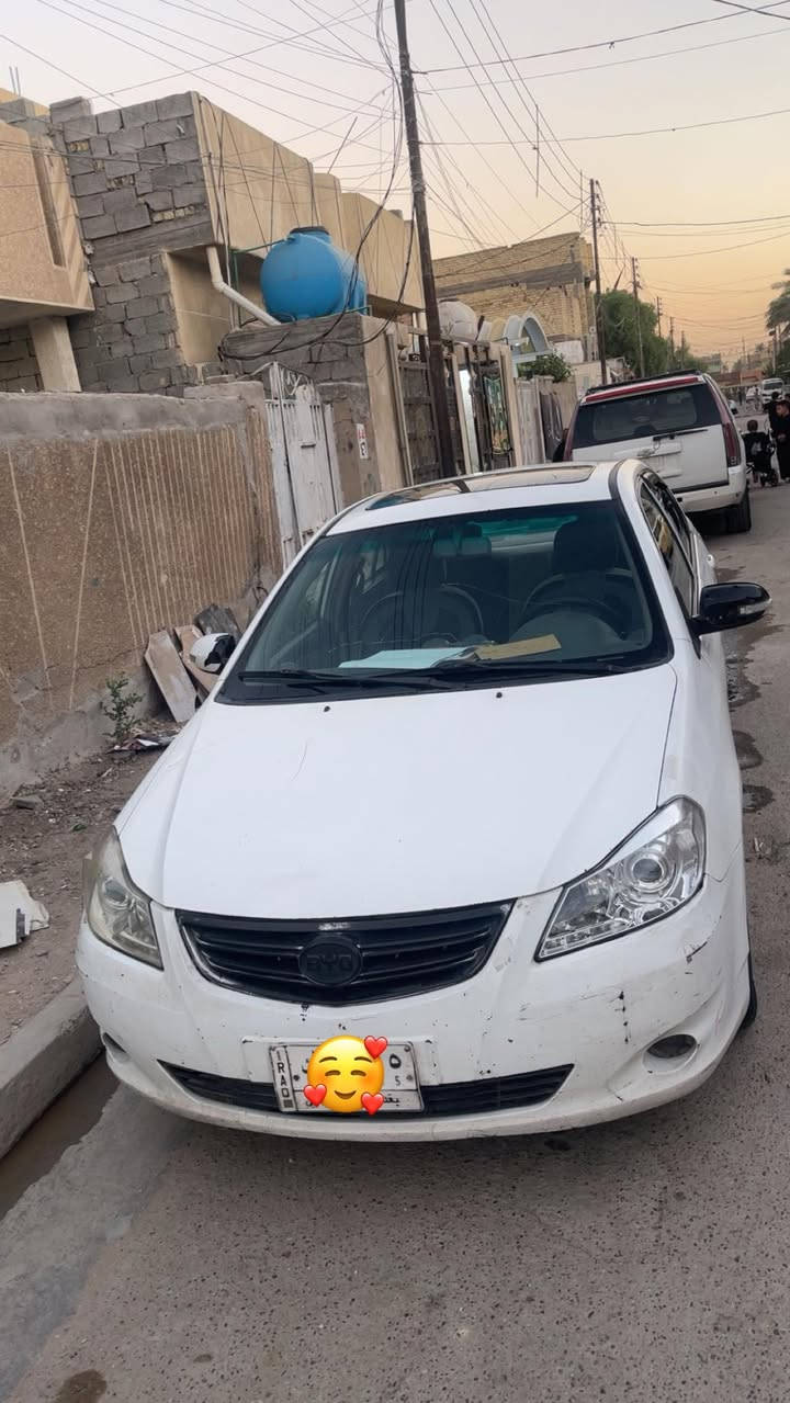 بيويد موديل 16 
كير ومحرك  كورلا نحله 
G3
ك

رقم بغداد 
تحويل ثاني 
السياره كفاله عامه من الضربه 
فتحه سقف اشيار بل مري  
للسياره جاهزه 
رقم ***********
