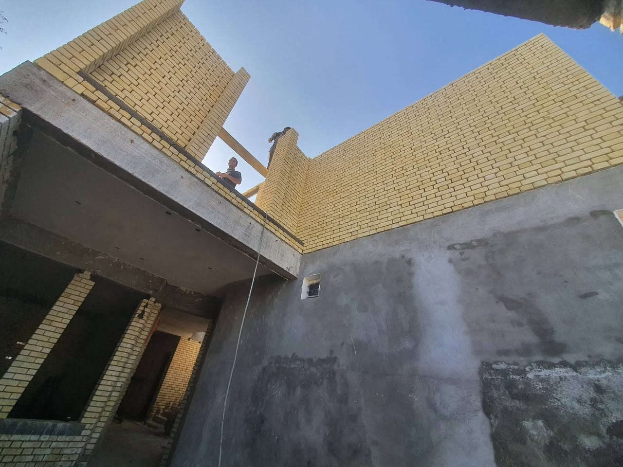 🏗️ بحمد الله تم تشطيب هيكل منزل طابقين في ذي قار.قضاء الغراف
بإشراف وتنفيذ مميز.

📞 للتواصل:
 [ ***********]
✨ عباس شريان  – الإبداع والثقة
