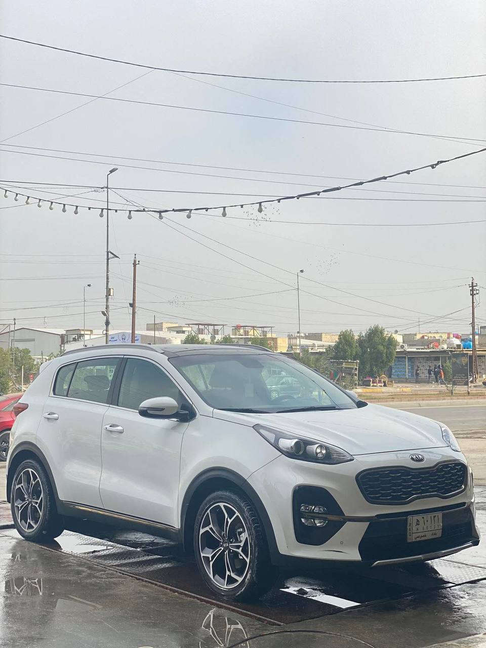 سبورتج ٢٠٢٠  جي تي لاين اعلى فئة  
فول مواصفات  خليجي مكفول 
عدا طخة دراجة خفيفة باب السائق 
 رقم بغداد بأسمي
-بصمه عدد٢
- نوعين قياده عادي +اوتوماتيك
-ترحيب عند الاقتراب مري شفط
- ثلاث انواع انظمة قياده 
- ⁠منضومة زنون 
-صندوق كهربائي
-فتحه بانوراما
-شفتات ستيرن
- داخل عسلي 
- اوتو بارك
- حساس تنبيه امامي و خلفي 
- اشاير بالمري 
-تبريد امامي خلفي قطعتين 
-تجوة بالمقاعد الخلفية
- شاشة كبيرة خرائط
-تحكمات جهتين  
-مانع انحدار 
- كشنات جلد 
- كروز سرعه 
- مانع انزلاق 
- مكينة 2000 دوش 
- ⁠ماشية ٩٦ الف كيلو
- ⁠السعر ٢١٥ وبيها مجال 
-مكان سيارة بغداد -البنوك
-للاتصال ***********
