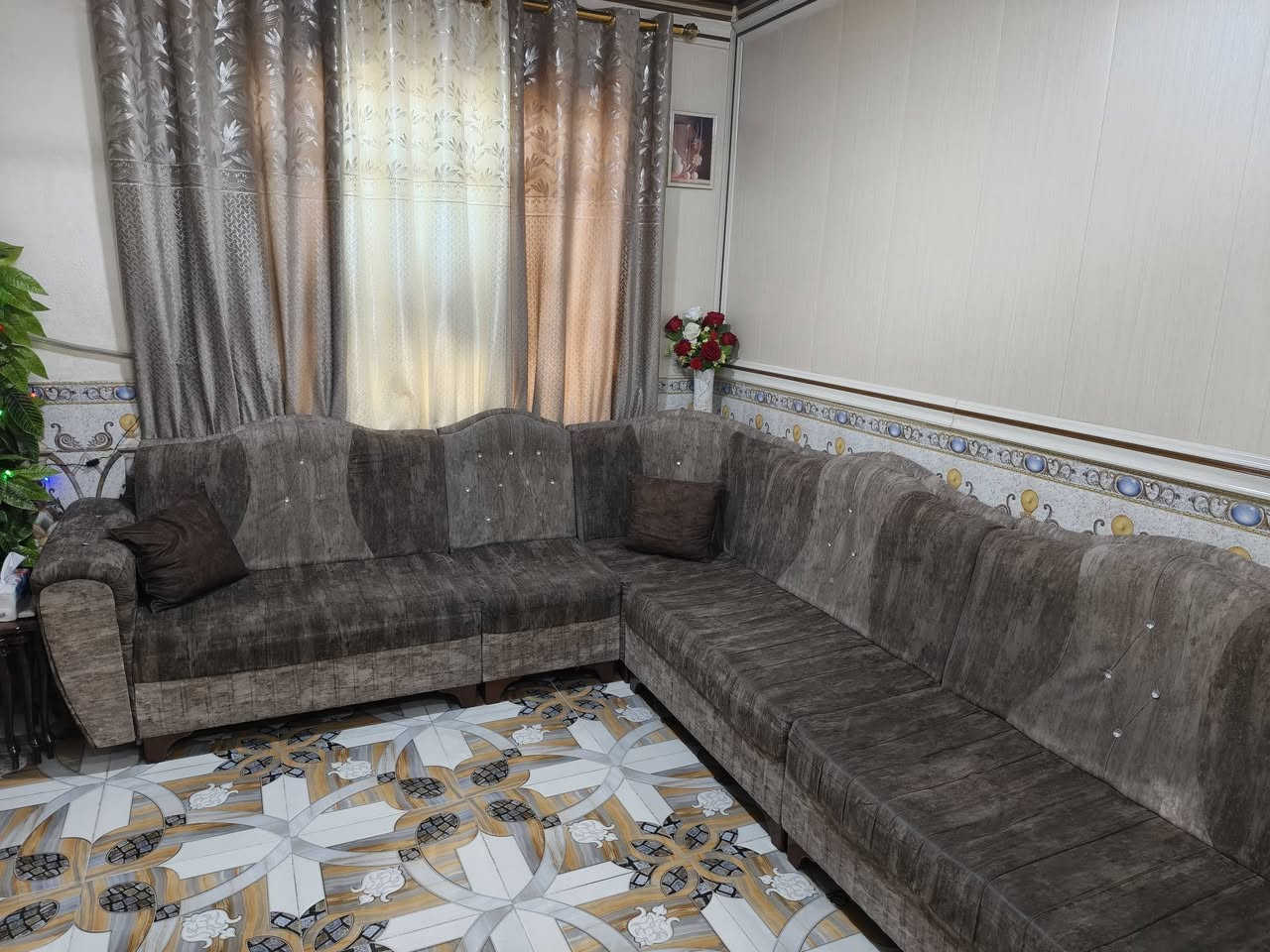 السلام عليكم ديوان للبيع سبع متر ونصف للاستفسار التواصل على الرقم ***********
