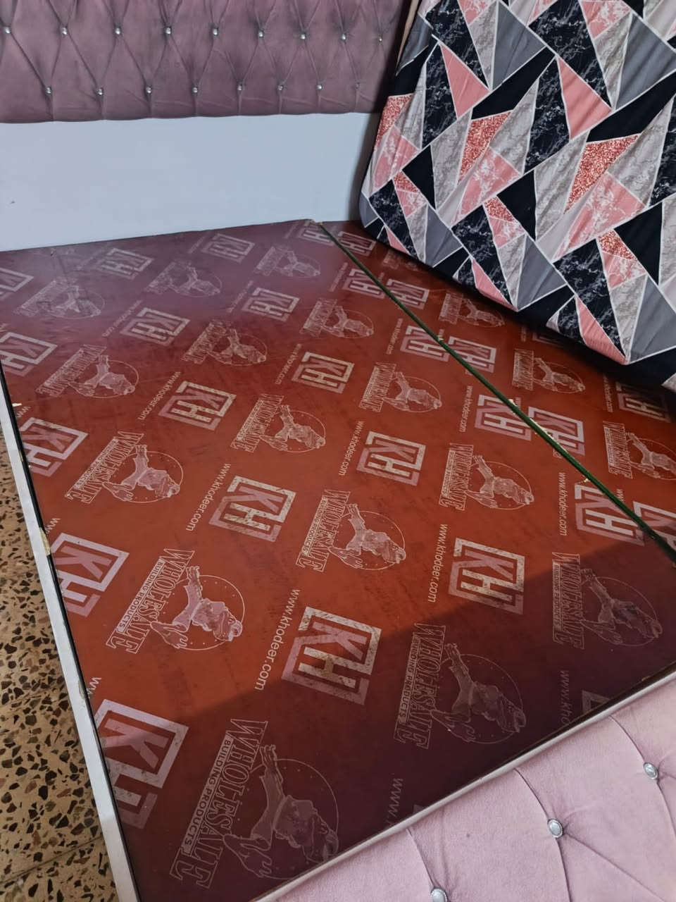 سلام عليكم غرفه تركيه 7قطه نضيفه جدآ السعر 500وبيها مجال مڪاني بغداد شاࢪع فلسطين الرقم *********** متواجد اتصال واتس
