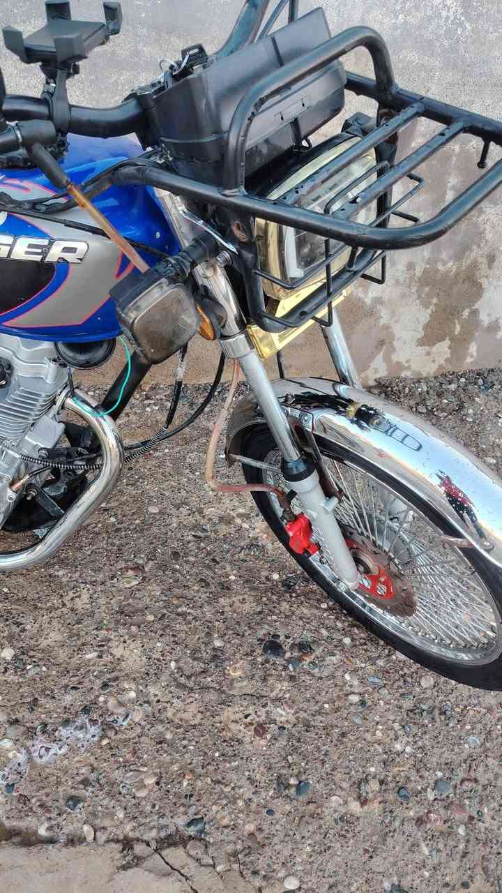 للبيع  نامى امتياز فول مواصفات دراجه مال بيت 550بيها مجال  مستعجل محرك مامفتوحه  شرط شرط انطيك محرك  اخرس منفيس موجود او ورقت شراى رقم ***********
