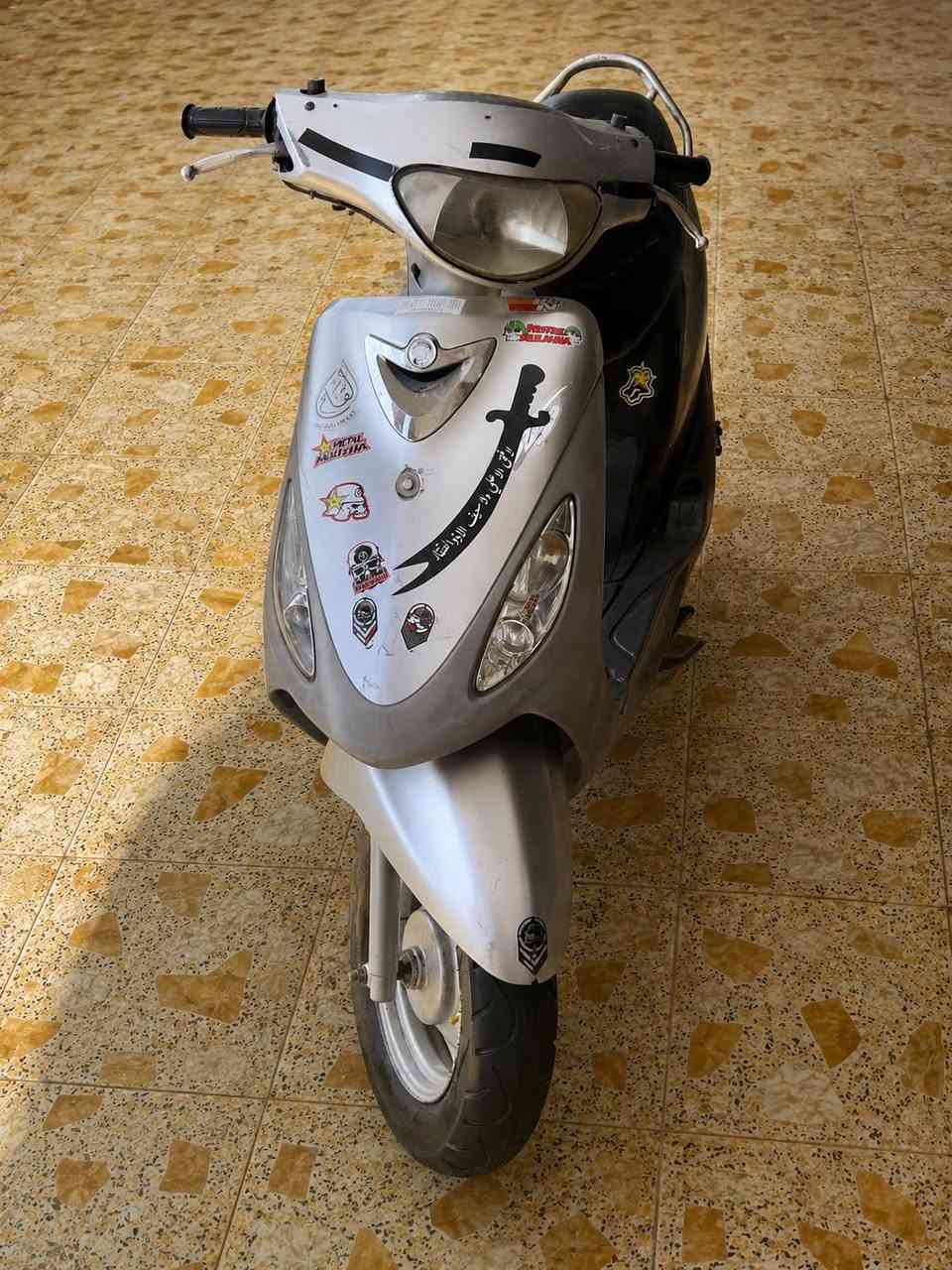 السلام عليكم ماكس منغولي للبيع  بلاديه كفرات مختمه مكينه ناعمه كابريتر جديد شلعه حلوه سلف هندر  كهربائيات أوراق كامله كفاله عامه ب 450 وبيها مجال بسيط العنوان بغداد جسر ديالى القديم ***********
