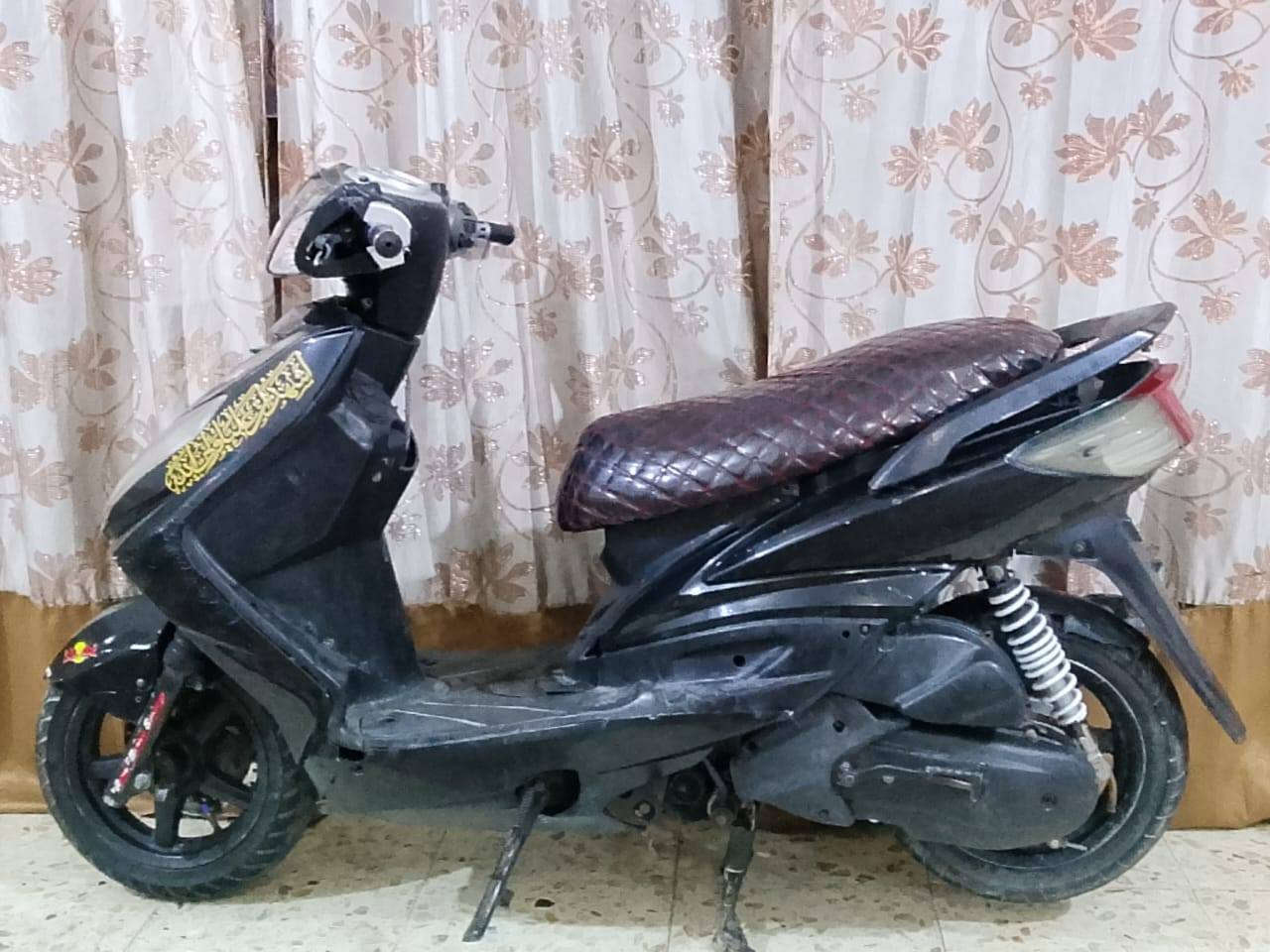 دراجه سكنس فحل كابريتر كلشي مابيها شغاله نكره وهندر وكهربائيته كاملة بس العداد يرادله تسليك السعر 450بيها مجال قليل مكان بغداد الامين


**إذا كنت صاحب هذا الإعلان وتريد حذفه لأي سبب، رجاءا أرسل رسالة إلى الدعم الفني**